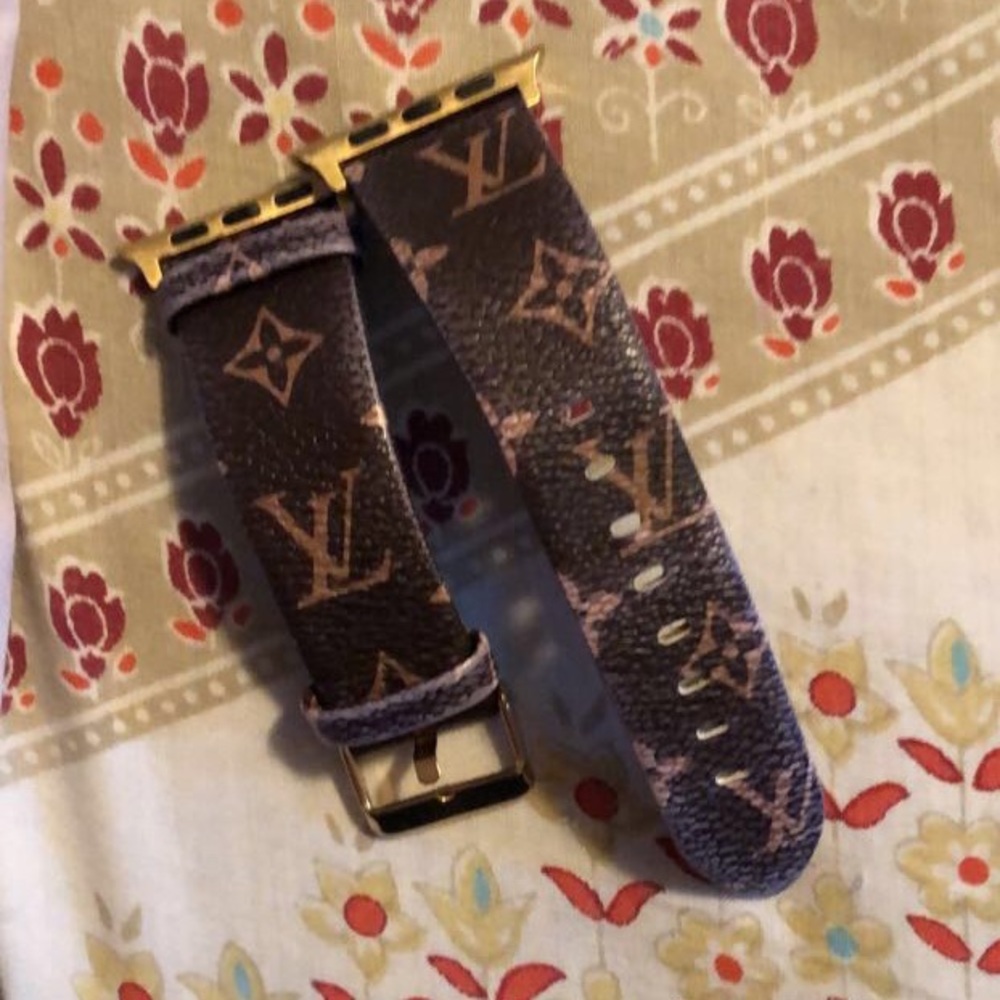 LOUIS VUITTON APPLE WATCH BAND